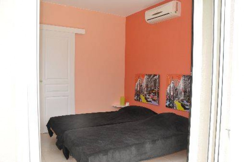 Location de vacances - Villa à Sainte-Lucie de Porto-Vecchio - CHAMBRE REZ DE CHAUSSEE AVEC LIT EN 140