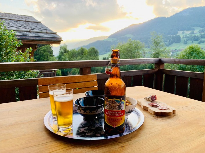Location de vacances - Chalet à Megève - apéro coucher de soleil sur Mont Charvin : un délice