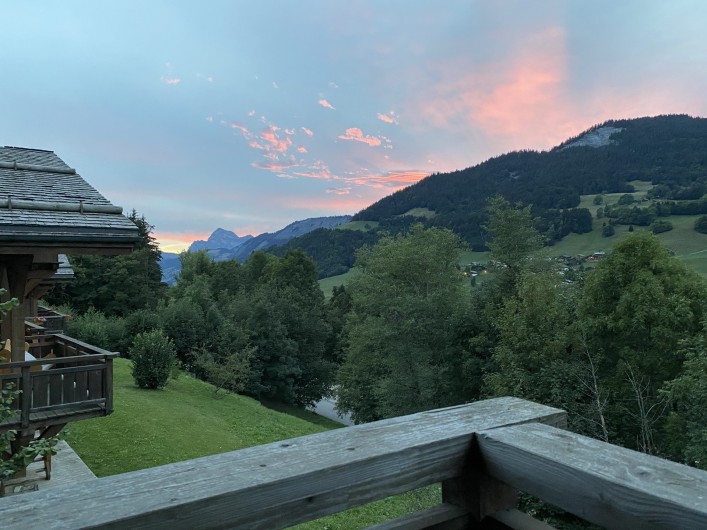 Location de vacances - Chalet à Megève - coucher de soleil rose sur mont charvin : vue incroyable
