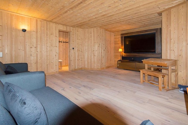 Location de vacances - Chalet à Megève - dortoir 4 personnes salle de cinema avec son écran géant