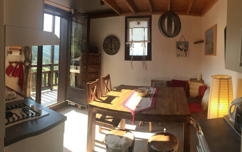 Location de vacances - Appartement à Station de Risoul 1850 - Au 1er niveau : une pièce conviviale...