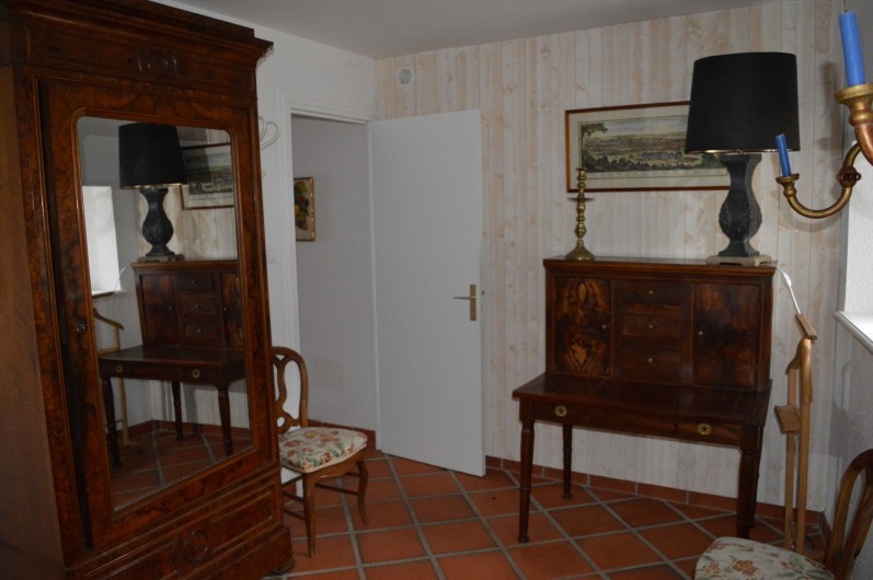 Location de vacances - Appartement à Trézioux - autre vue chambre n°2