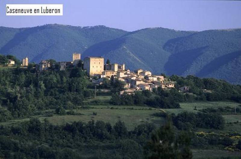 Location de vacances - Villa à Apt - Village de Caseneuve avec vue sur le Grand Luberon