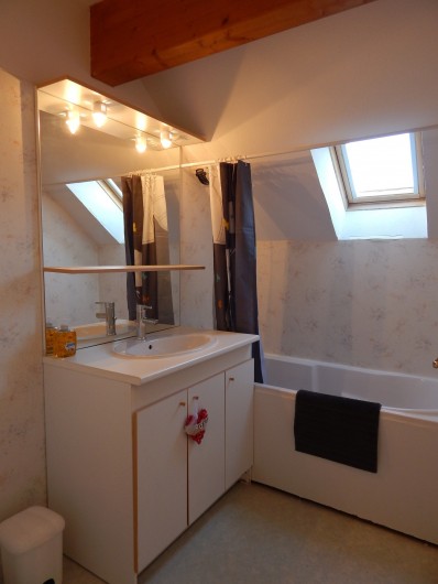 Location de vacances - Appartement à Loudenvielle - Salle de bain.