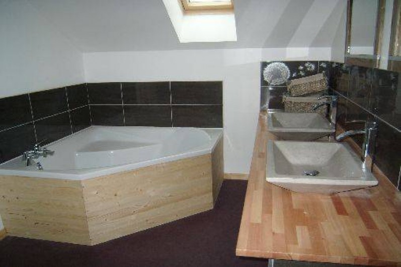 Location de vacances - Gîte à Brouvelieures - Salle de bain partie GRENIER