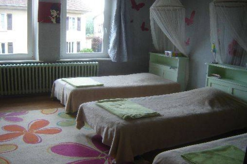 Location de vacances - Gîte à Brouvelieures - Chambre des cousines partie MAISON