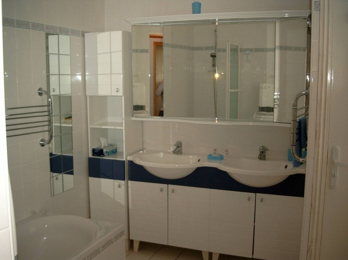 Location de vacances - Maison - Villa à Fort-Mahon-Plage - Appart n°1 Salle de bain 2 pers