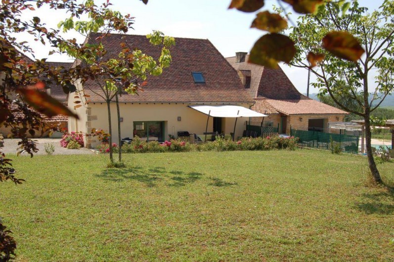 Location de vacances - Gîte à Saint-Médard-d'Excideuil - les Figuiers coté jardin