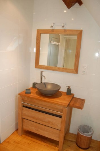 Location de vacances - Gîte à Saint-Médard-d'Excideuil - Salle d'eau chambre 7