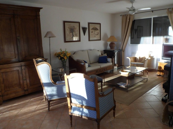 Location de vacances - Villa à Cavalaire-sur-Mer - 1er : salon