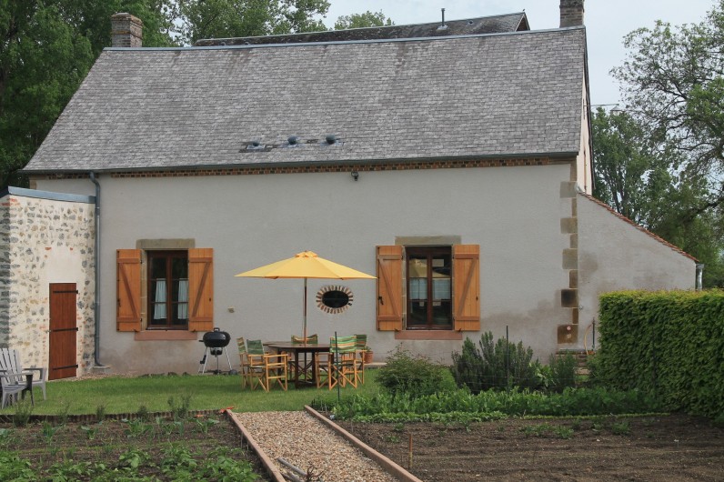 Location de vacances - Maison - Villa à Cercy-la-Tour - Côté jardin