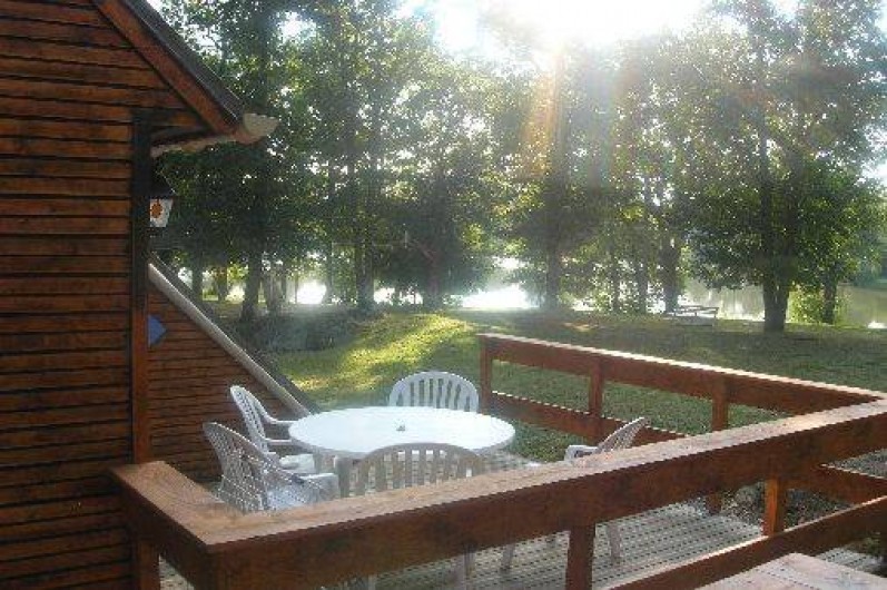Location de vacances - Chalet à Champagnat - Terrasse chalet ''confort'' pour 4/5 personnes