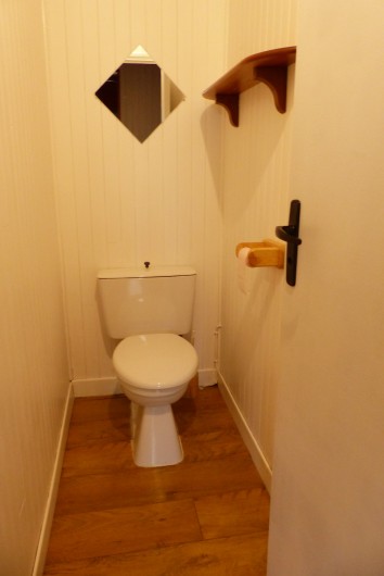 Location de vacances - Chalet à Champagnat - WC indépendant (étage) dans chalet ''confort+'' pour 6 personnes