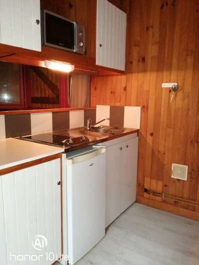 Location de vacances - Chalet à Champagnat - Kitchenette dans chalet simple pour 5 personnes
