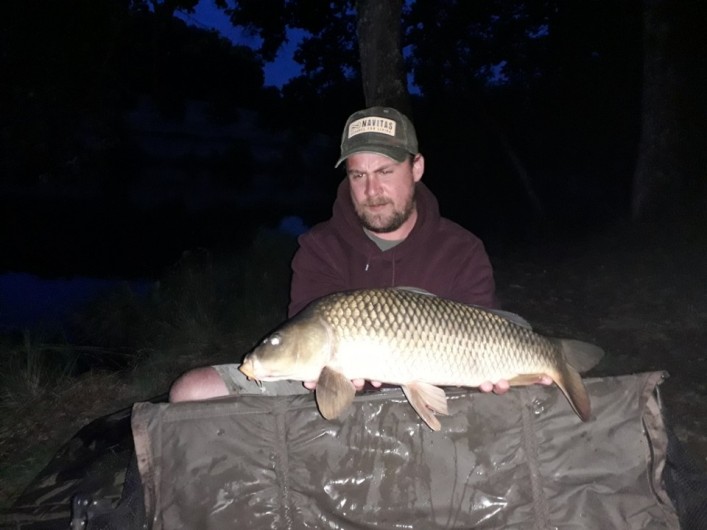 Location de vacances - Chalet à Champagnat - Pêche de nuit autorisée