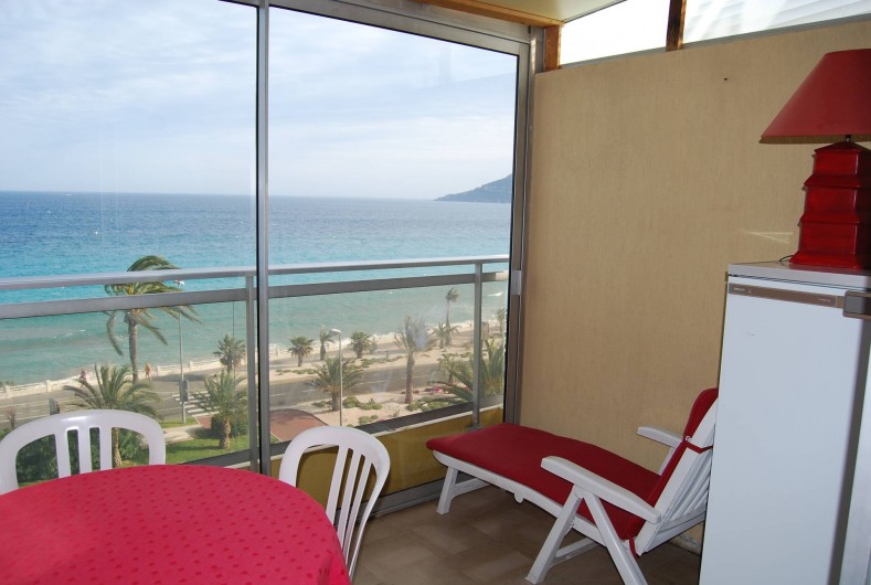 Location de vacances - Studio à Cannes la Bocca - terrasse vue mer 