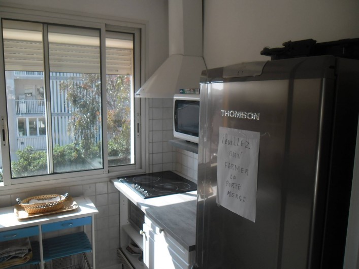 Location de vacances - Appartement à Six-Fours-les-Plages - PLAQUE DE CUISSON MICRO ONDE REFRIGERATEUR CONGELATEUR