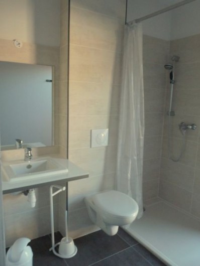 Location de vacances - Villa à Les Issambres - salle d'eau handicapé