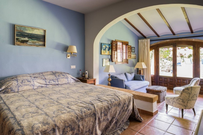 Location de vacances - Villa à Xàbia - CHAMBRE KING SIZE AVEC COIN SALON