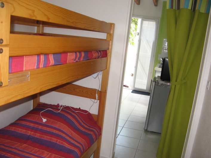 Location de vacances - Chalet à Morcenx Bourg - alcôve avec lits superposés