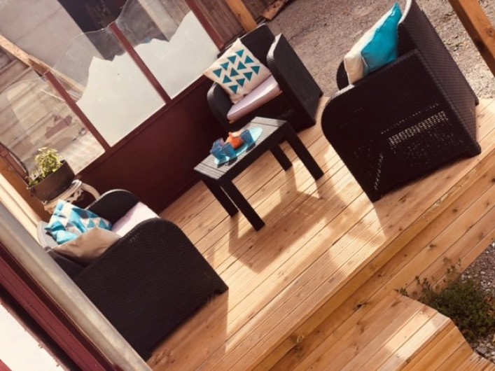 Location de vacances - Appartement à Chauvet - Salon de jardin privatif