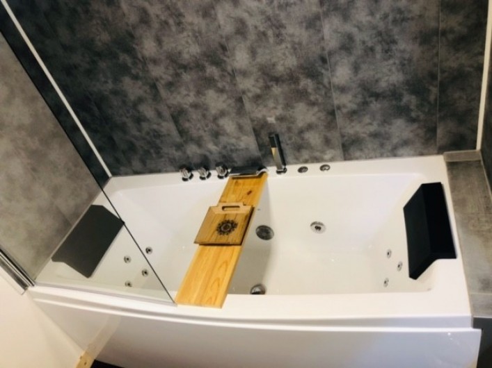 Location de vacances - Appartement à Chauvet - Baignoire balnéothérapie