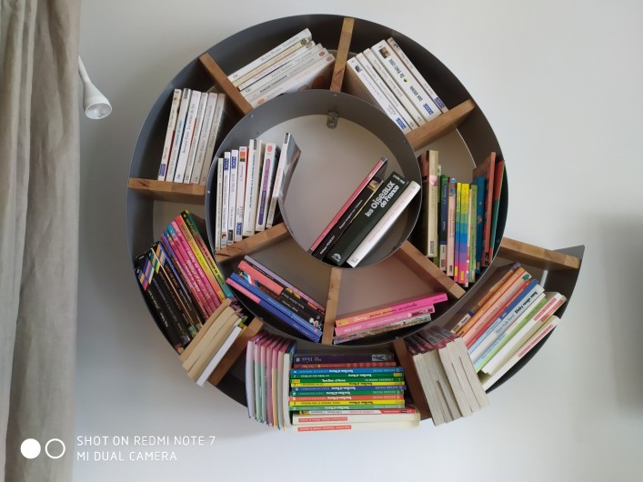 Location de vacances - Studio à Saint-Lary-Soulan - bibliothèque-serpentin avec livres pour enfants et grands