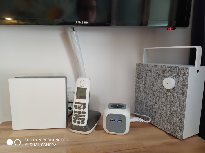 Location de vacances - Studio à Saint-Lary-Soulan - TV, box internet WIFI, téléphone, enceinte, multiprise et 2 ports usb