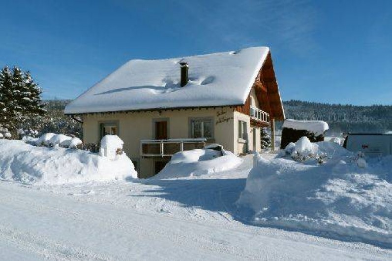 Location de vacances - Gîte à Les Fins - Le gîte en hiver