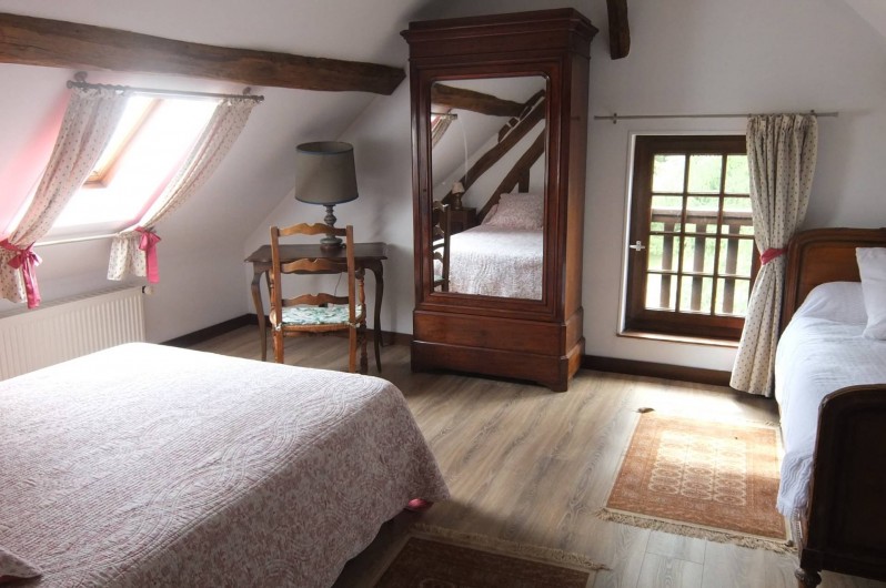 Location de vacances - Gîte à Souesmes - chambre lit double + lit 1 personne