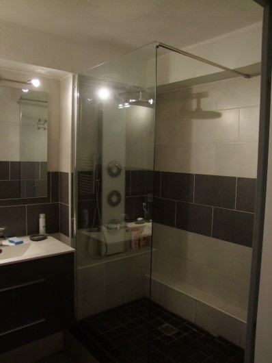 Location de vacances - Appartement à Sète - Salle de bains