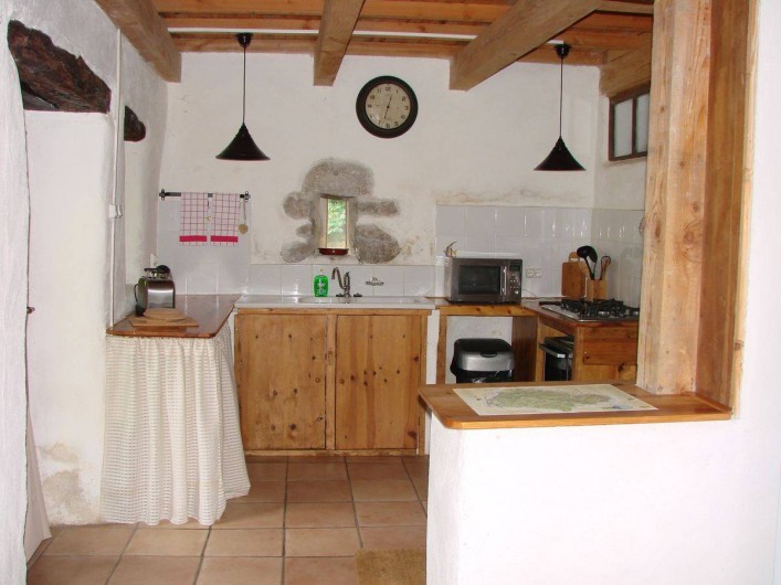 Location de vacances - Gîte à Vernoux-en-Vivarais - La grande maison (cuisine)