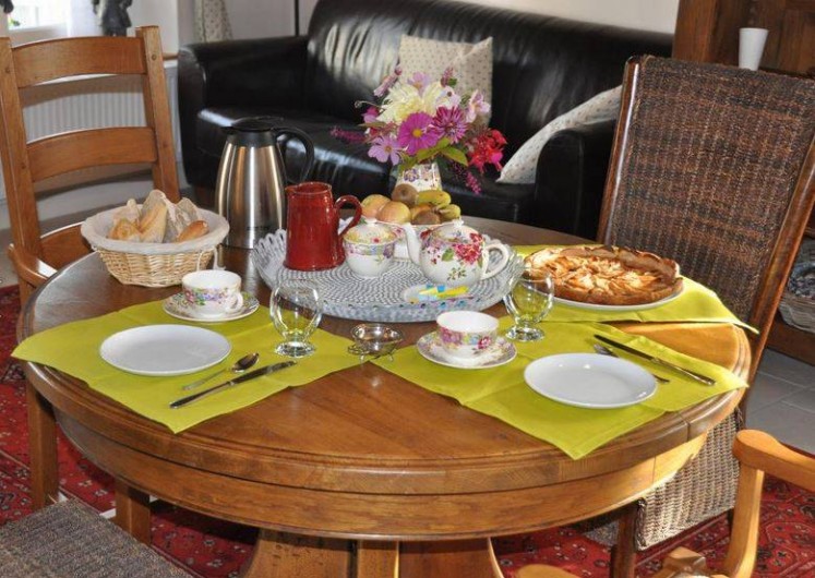 Location de vacances - Chambre d'hôtes à Saint-Loup-de-Naud - Table du petit-déjeuner