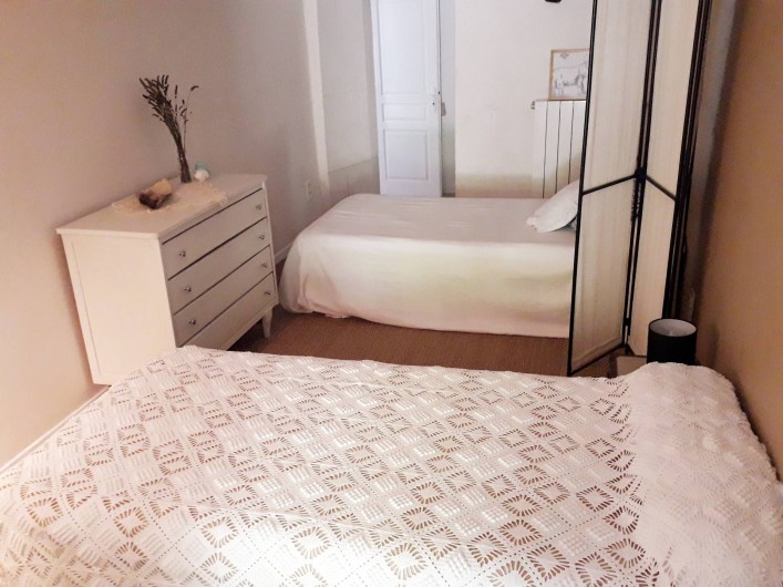 Location de vacances - Gîte à Lendou-en-Quercy - Chambre des Lutins au RDC coté suite