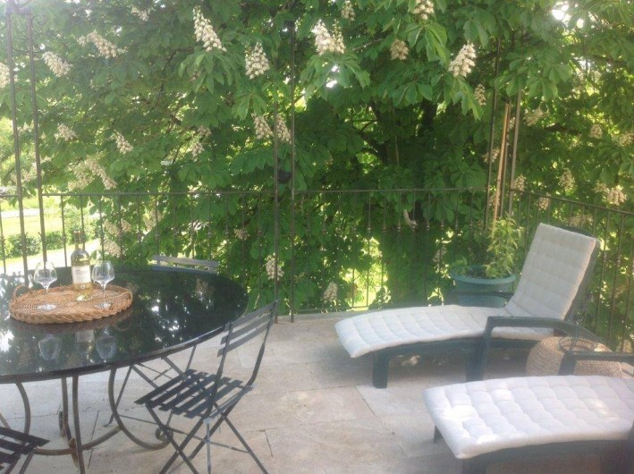 Location de vacances - Gîte à Lendou-en-Quercy - terrasse à l'étage