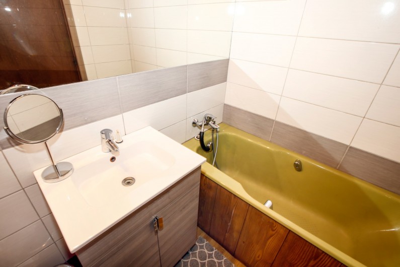 Location de vacances - Appartement à Le Monêtier-les-Bains - Salle de bain