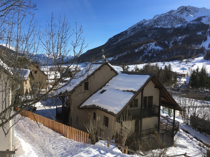 Location de vacances - Appartement à Le Monêtier-les-Bains - Vue direction Briançon