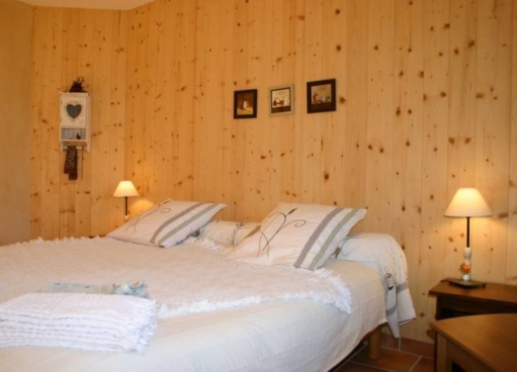 Location de vacances - Chambre d'hôtes à Saint-Laurent-d'Oingt - Chambre Noisette