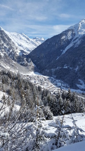 Location de vacances - Appartement à Champagny-en-Vanoise - Village de champagny en vanoise depuis les monts de la guerre.