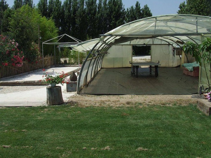 Location de vacances - Appartement à La Cadière-d'Azur - espace table de ping pong et jeu de boule