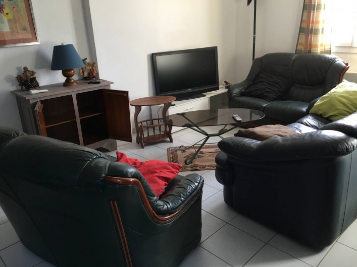 Location de vacances - Appartement à Montaren-et-Saint-Médiers - SALON