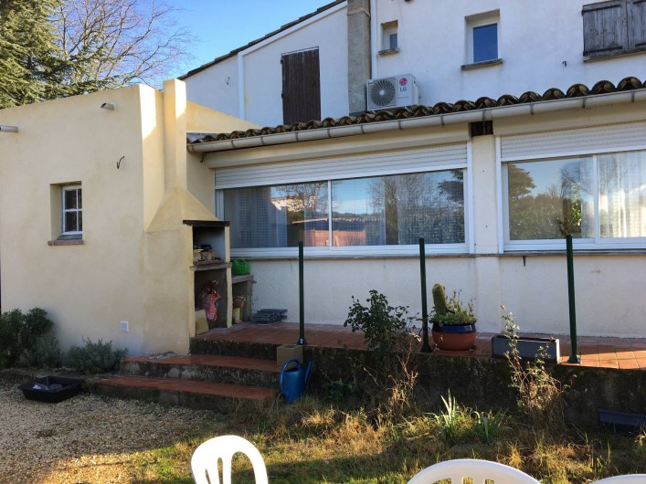 Location de vacances - Appartement à Montaren-et-Saint-Médiers - VUE  extérieure