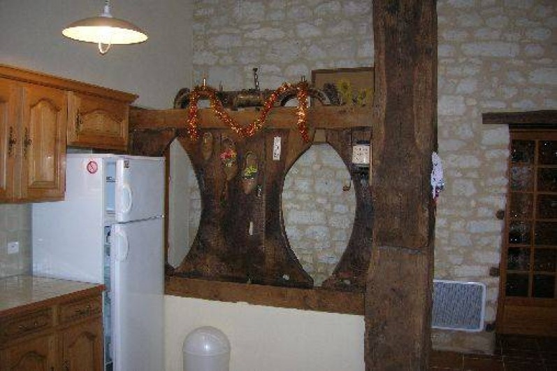 Location de vacances - Gîte à Thénac - La pierre et le bois d'antant, mariage de l'ancien avec le confort.