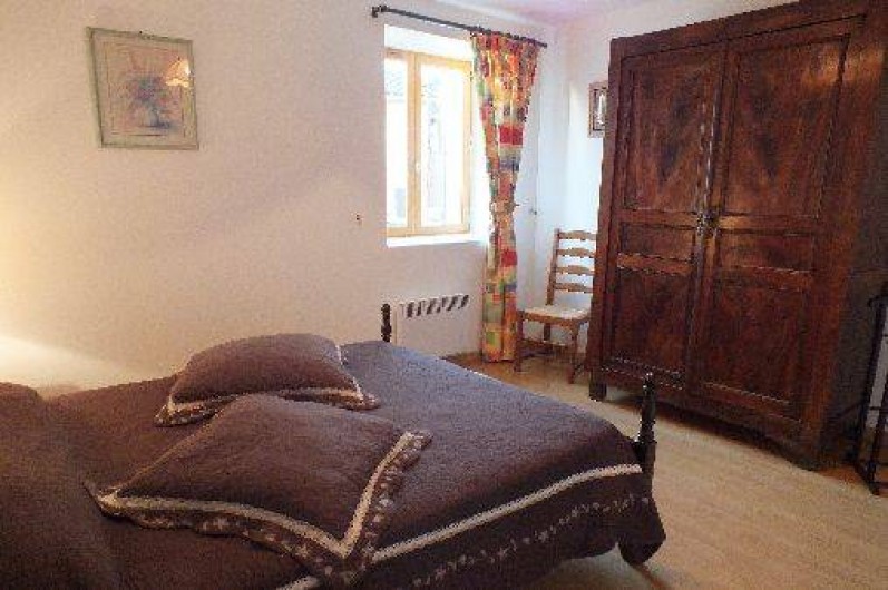 Location de vacances - Gîte à Thénac - Chambre 2 RDC, lit en 160