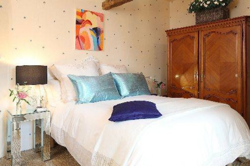 Location de vacances - Villa à Berthenay - Blue bedroom  Chambre bleue lit Queen size