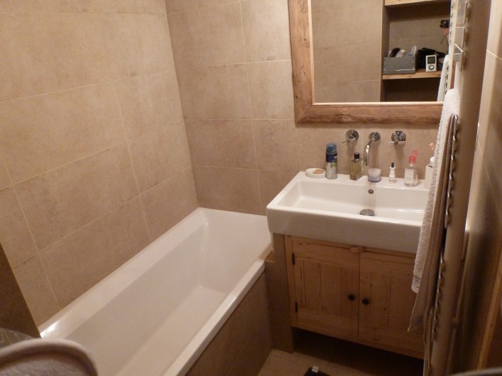 Location de vacances - Studio à L'Alpe d'Huez - salle de bain