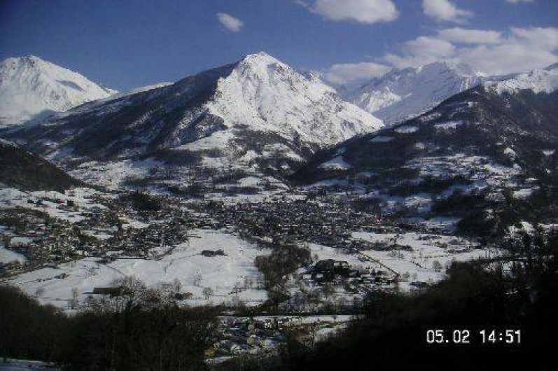 Location de vacances - Appartement à Luz-Saint-Sauveur - Vue splendide sur la vallée enneigée depuis le chalet