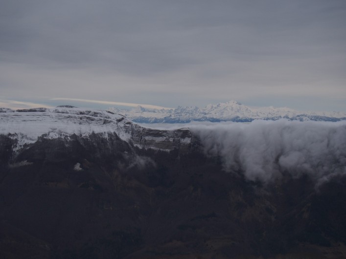 Location de vacances - Chalet à La Pesse - Le Mont Blanc vu depuis le Crêt de Chalam