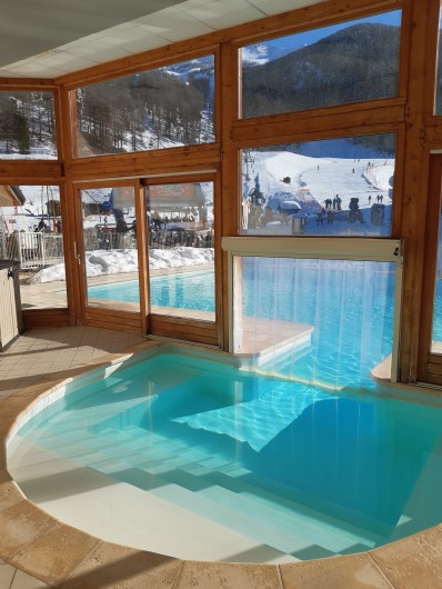 Location de vacances - Appartement à Les Orres - piscine toute SAISON