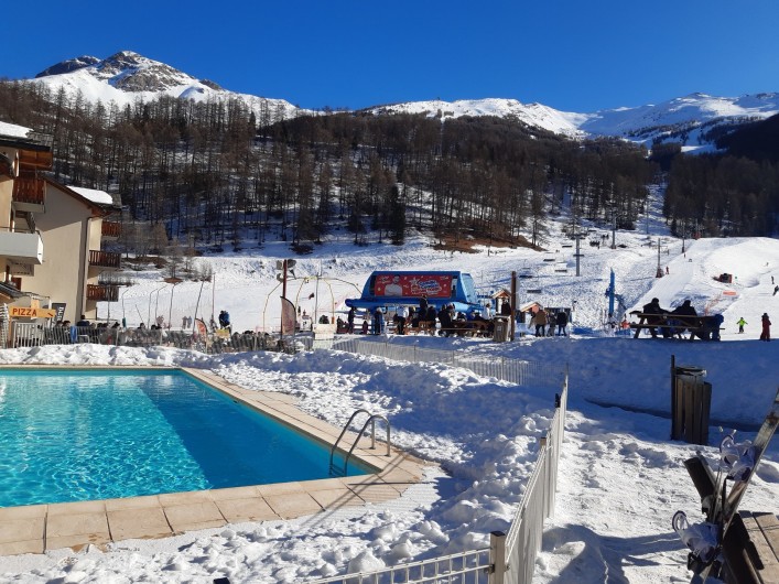 Location de vacances - Appartement à Les Orres - frond de neige a 100m de l'appartement